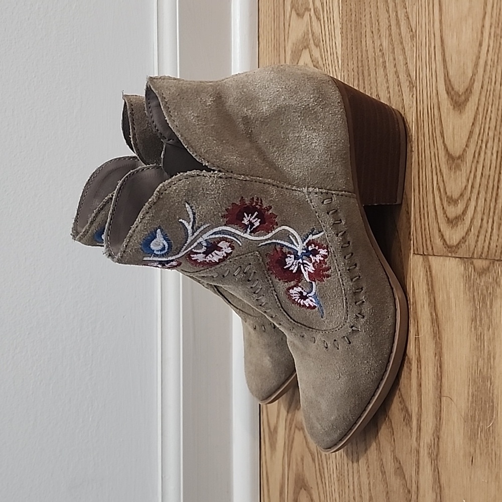 Carlos by Carlos Santana Size 5 Ankle Boots